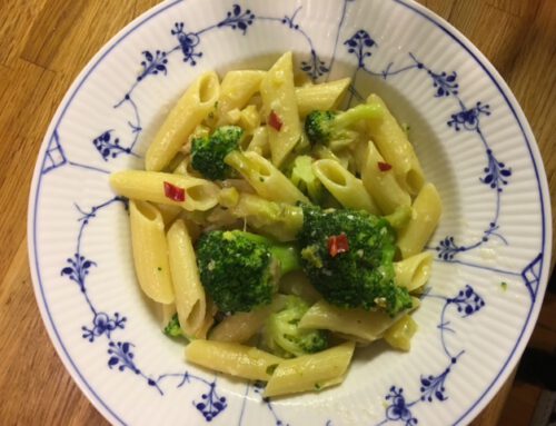 Pasta med broccoli og parmesan